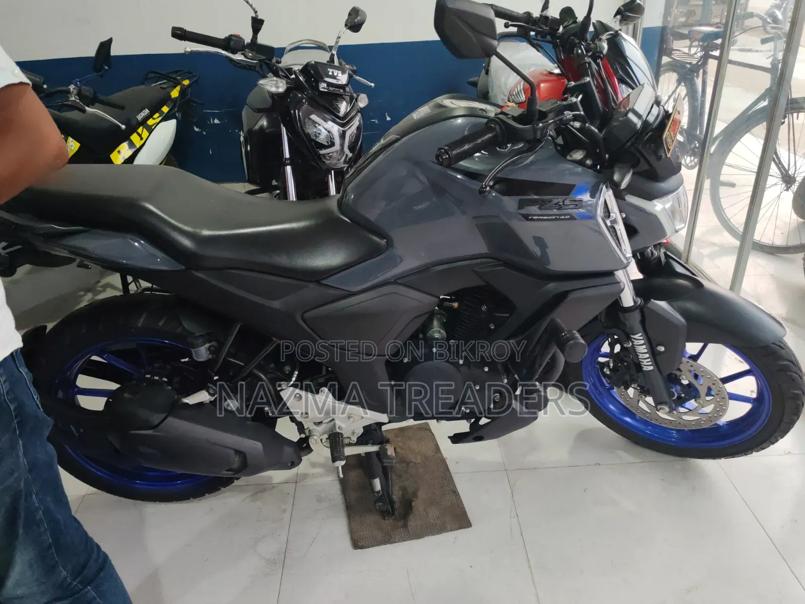 Yamaha FZ 2025 Gray