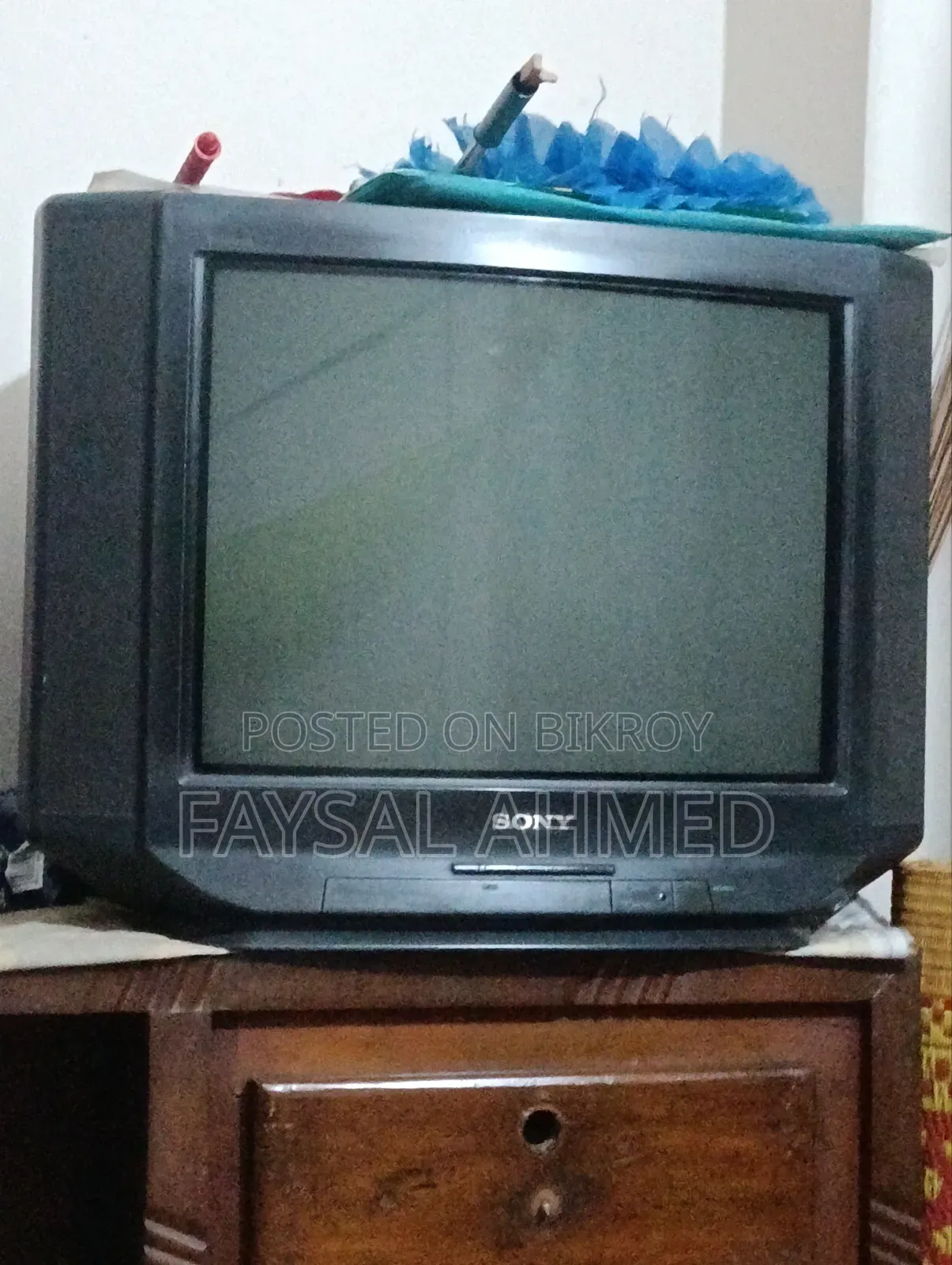 Sony CRT TV for sale. Very good condition.