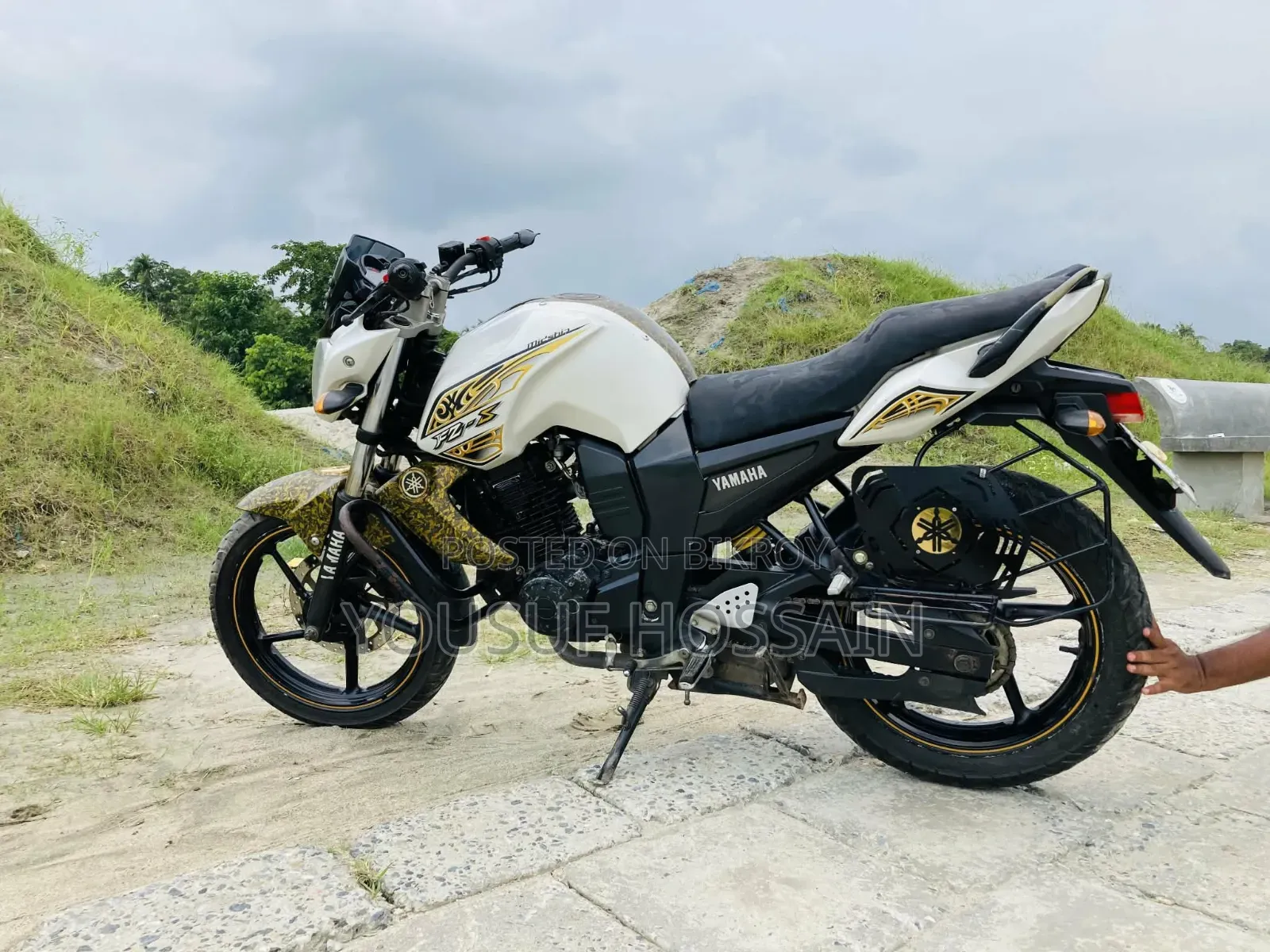 Yamaha FZ 2015 White