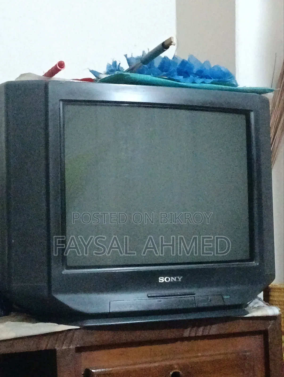 Sony CRT TV for sale. Very good condition.