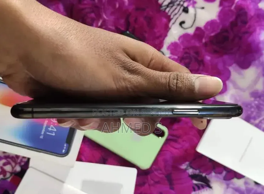 অ্যাপল আইফোন এক্স ২৫৬ জিবি ব্ল্যাক