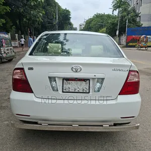 Toyota Corolla Sedan 2004 White