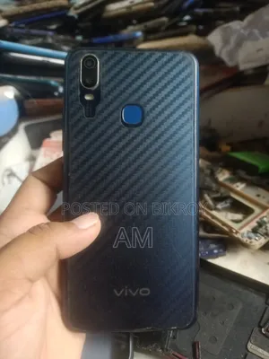 Vivo Y11 32 GB Blue