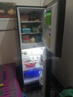 Singer Company Refrigerator, used for only one year. 252 Liters