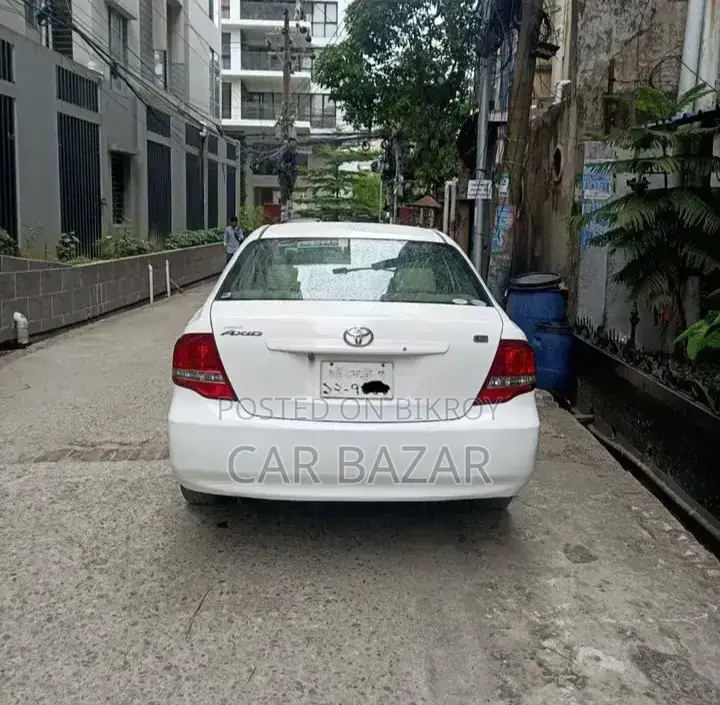 টয়োটা এক্সিও ২০০৮ সাদা