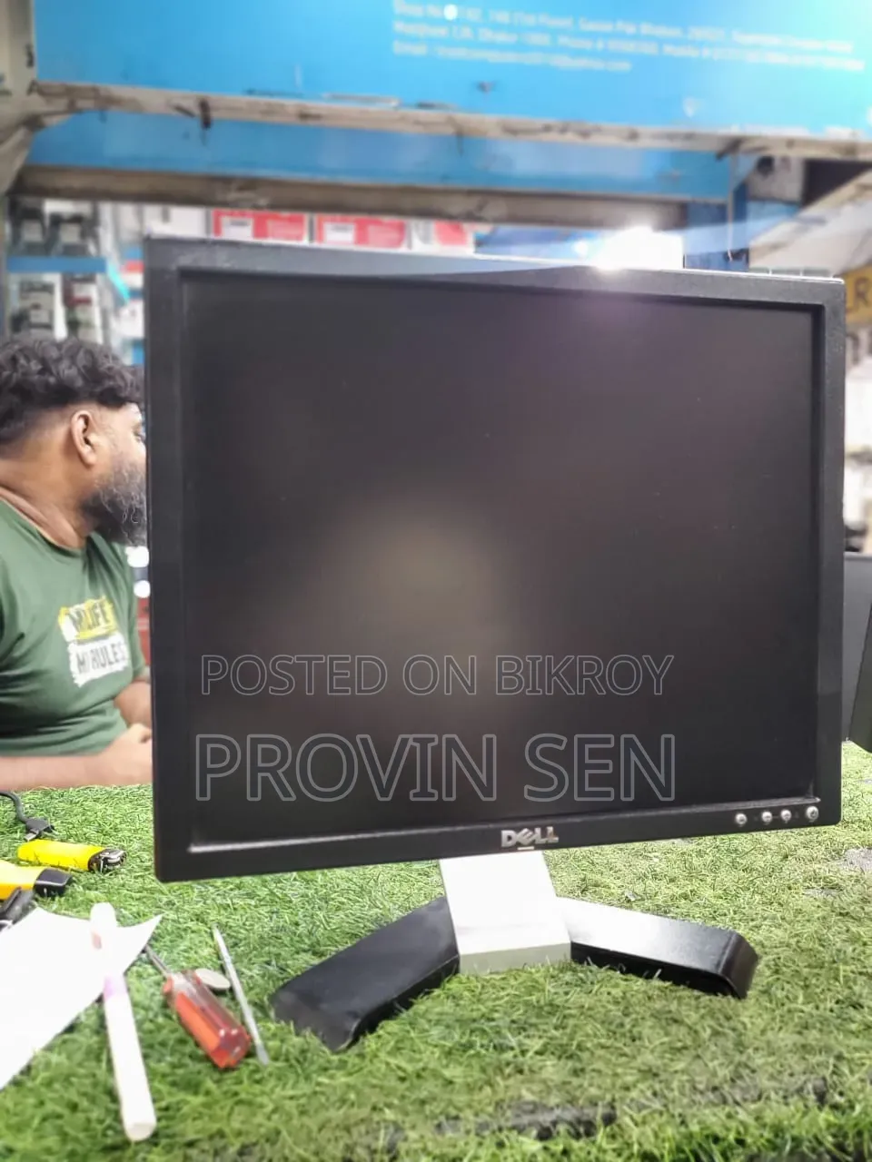 Dell Monitor 17 inch fresh condition