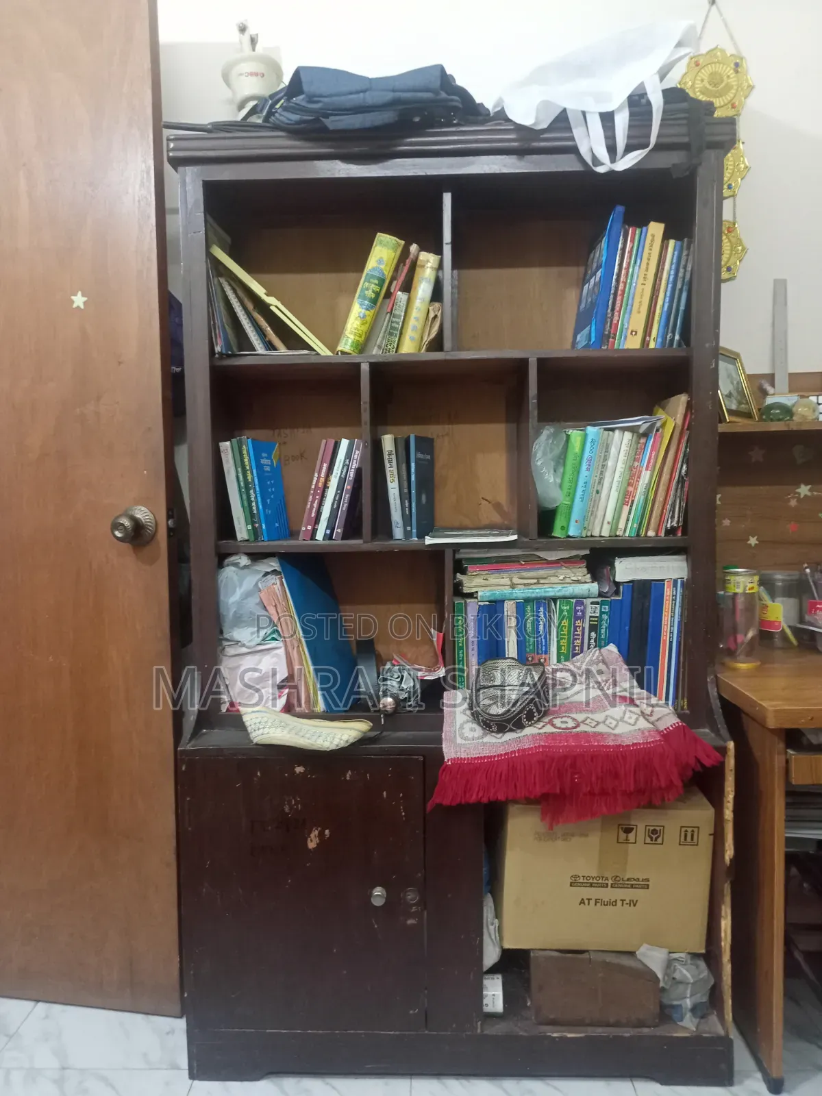 Bookshelf (Wooden)