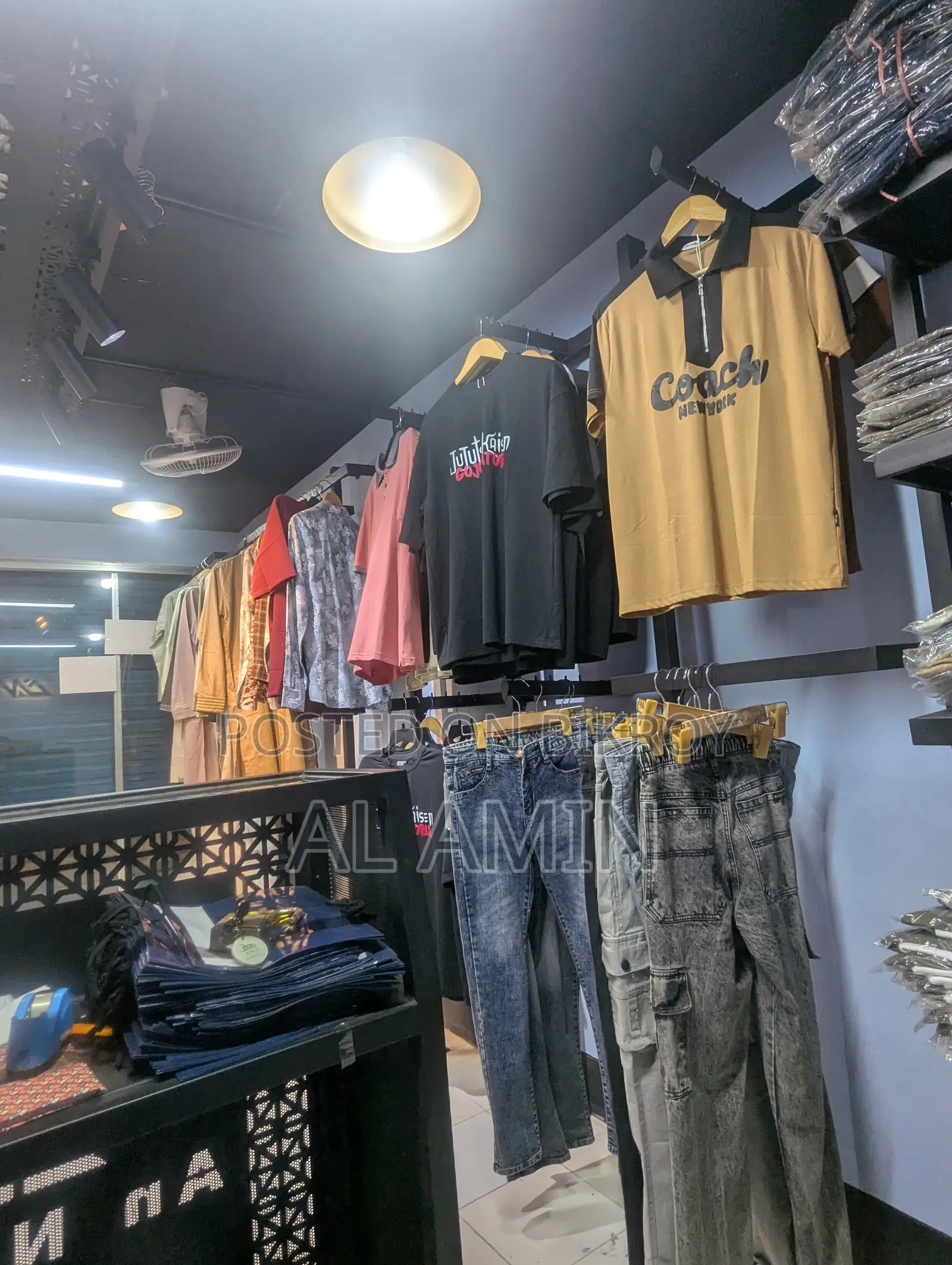 Complete Clothing Store Decoration Setup for Sale