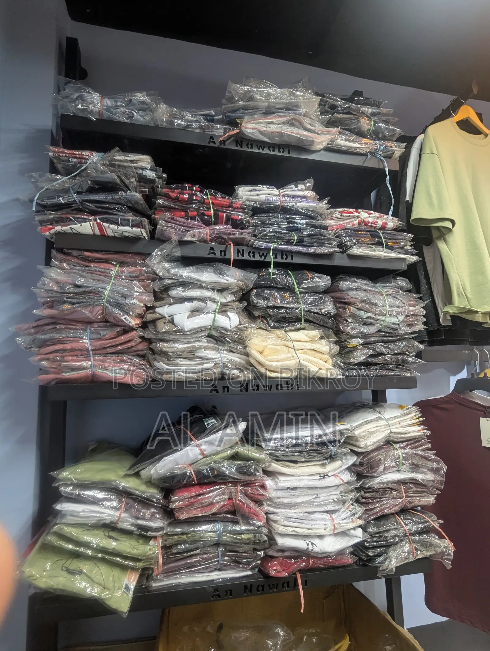 Complete Clothing Store Decoration Setup for Sale