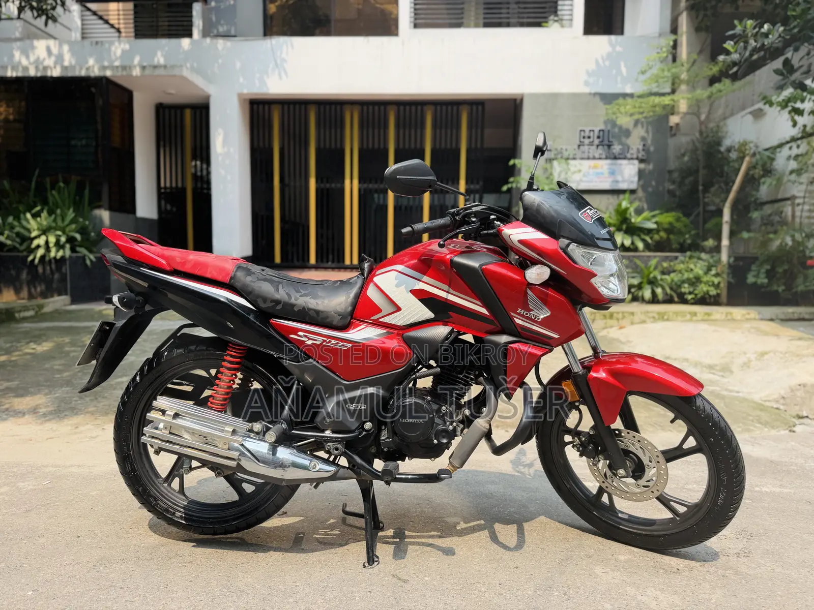 Honda CB 2024 Red