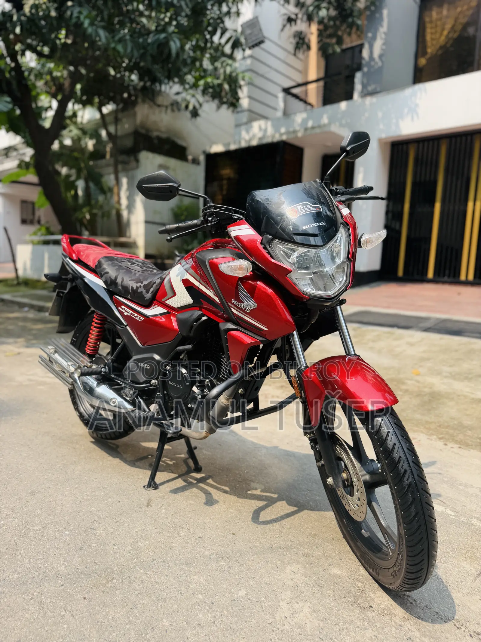 Honda CB 2024 Red