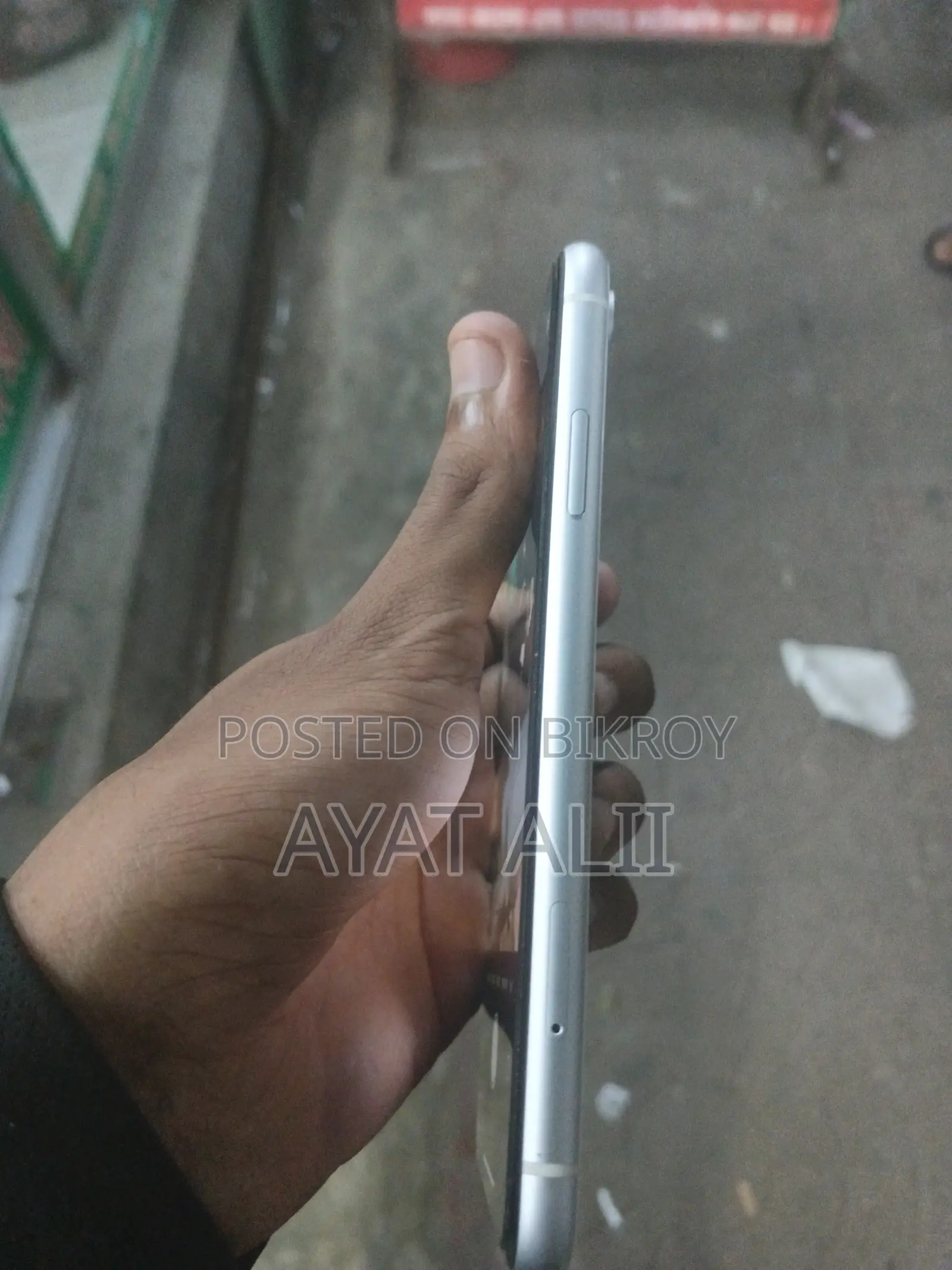 Apple iPhone XR 128 GB White