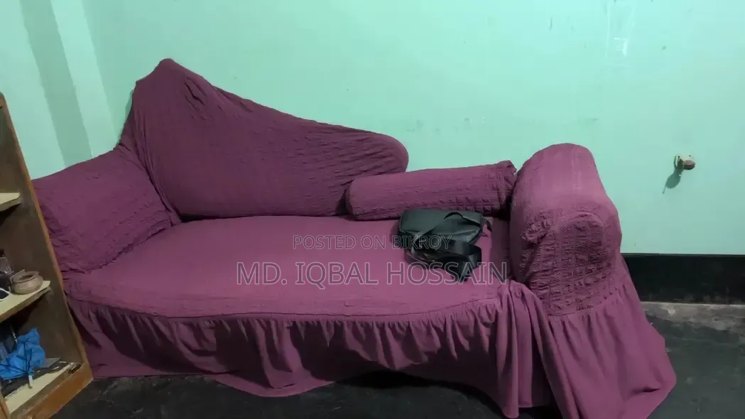Three-seater sofa