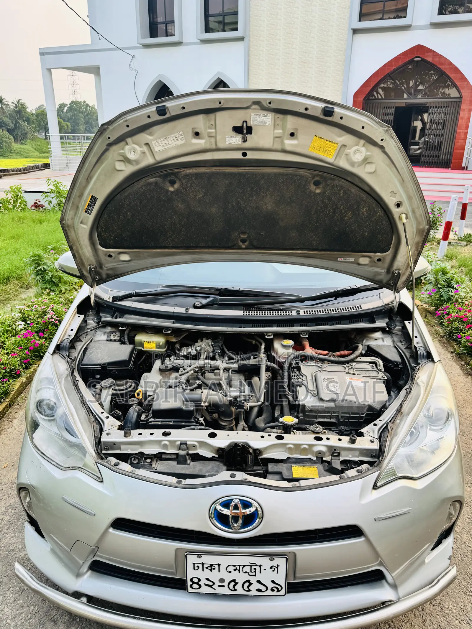 টয়োটা অ্যাকুয়া ২০১৩ সিলভার