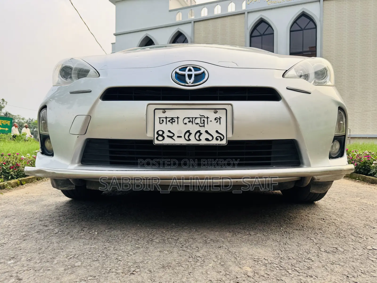 টয়োটা অ্যাকুয়া ২০১৩ সিলভার