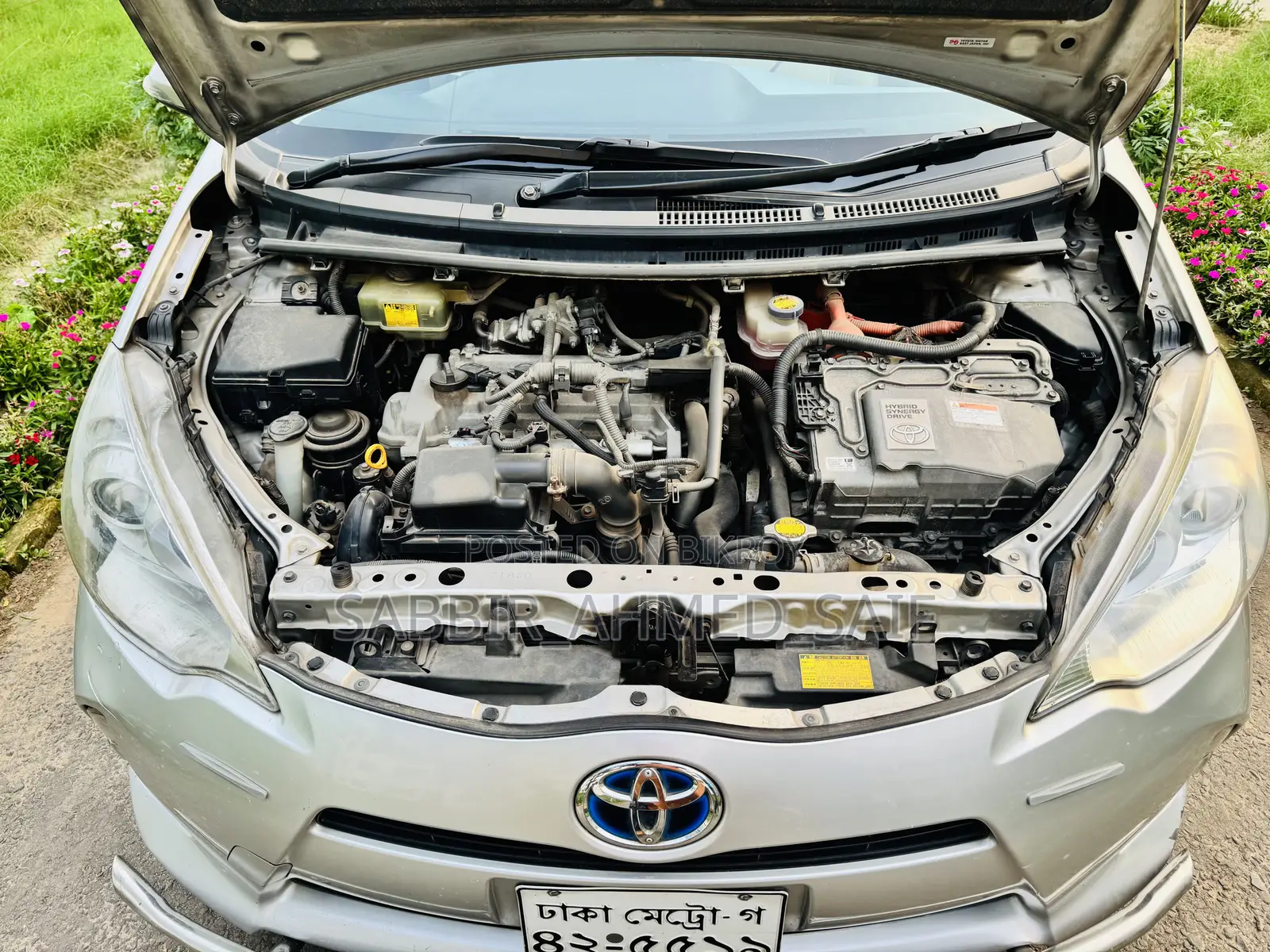 টয়োটা অ্যাকুয়া ২০১৩ সিলভার