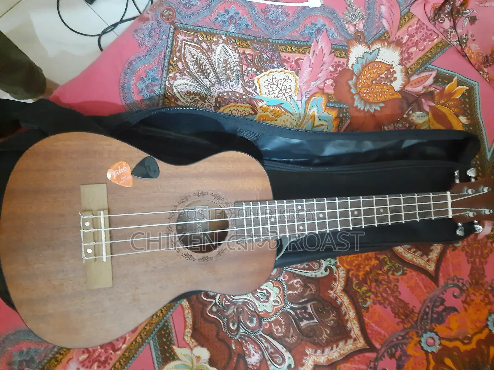 Axe Ukulele 26"