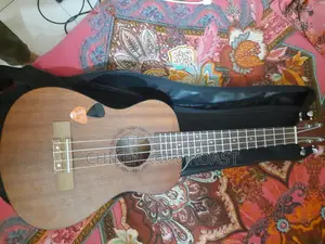 Axe Ukulele 26"