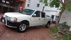 Car 2007 White