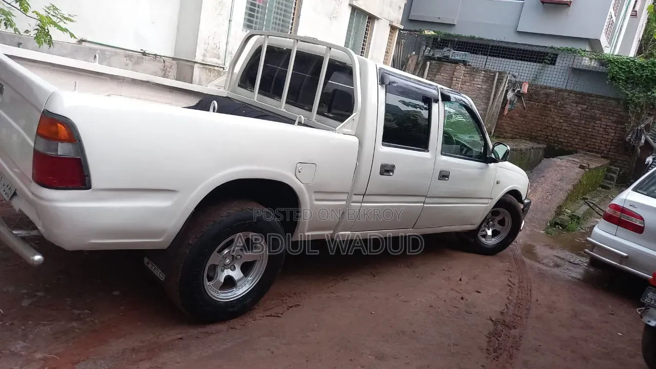 Car 2007 White
