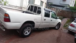 Car 2007 White