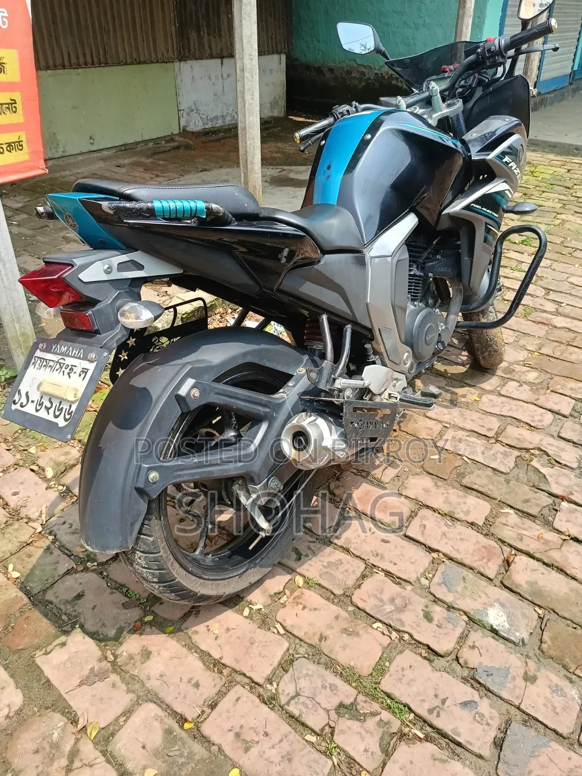 ইয়ামাহা এফজেড ২০১৮ কালো