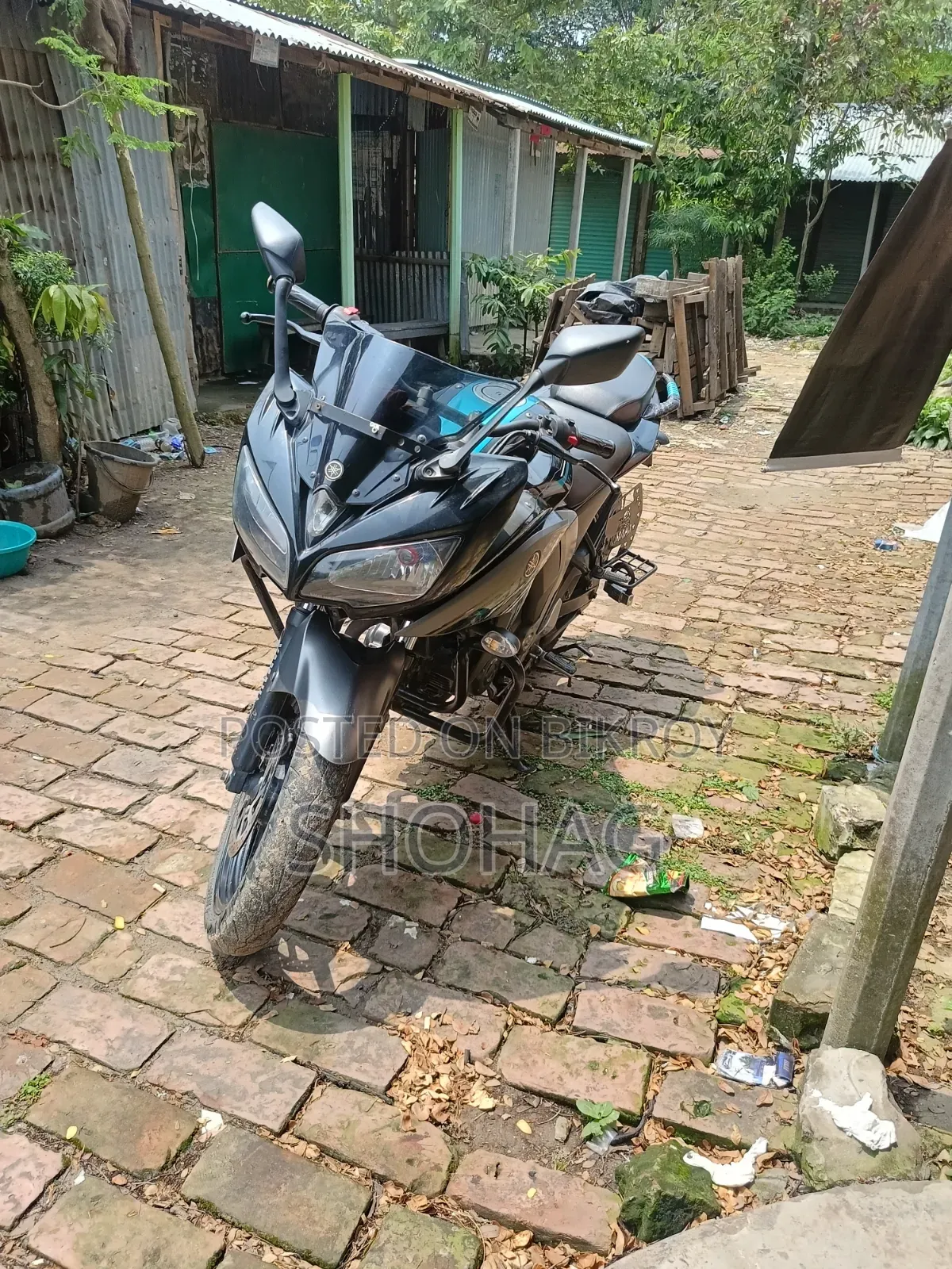 ইয়ামাহা এফজেড ২০১৮ কালো