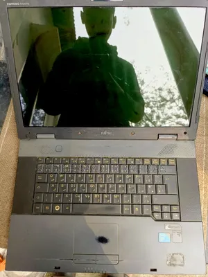 Laptop Fujitsu 4GB HDD+SSD 512GB