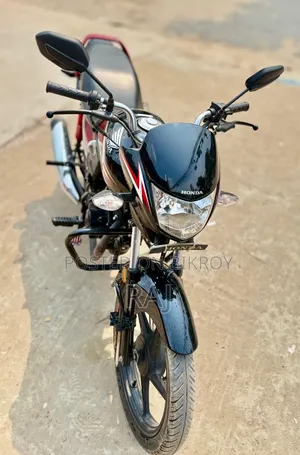 হোন্ডা সিবি ২০২৪ কালো