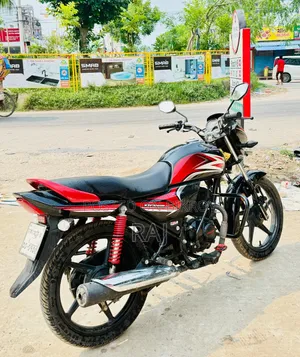 হোন্ডা সিবি ২০২৪ কালো