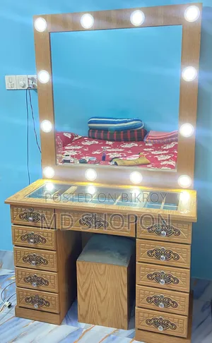 ড্রেসিং টেবিল