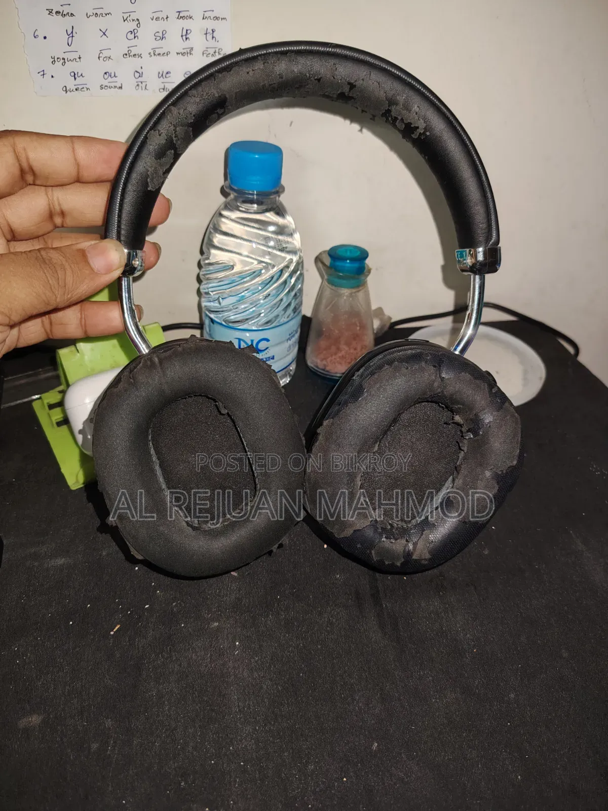 Hoco W35 Max Wireless Headphones (Used for About Month.)