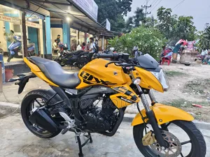 Suzuki Gixxer Monotone 2024 Yellow
