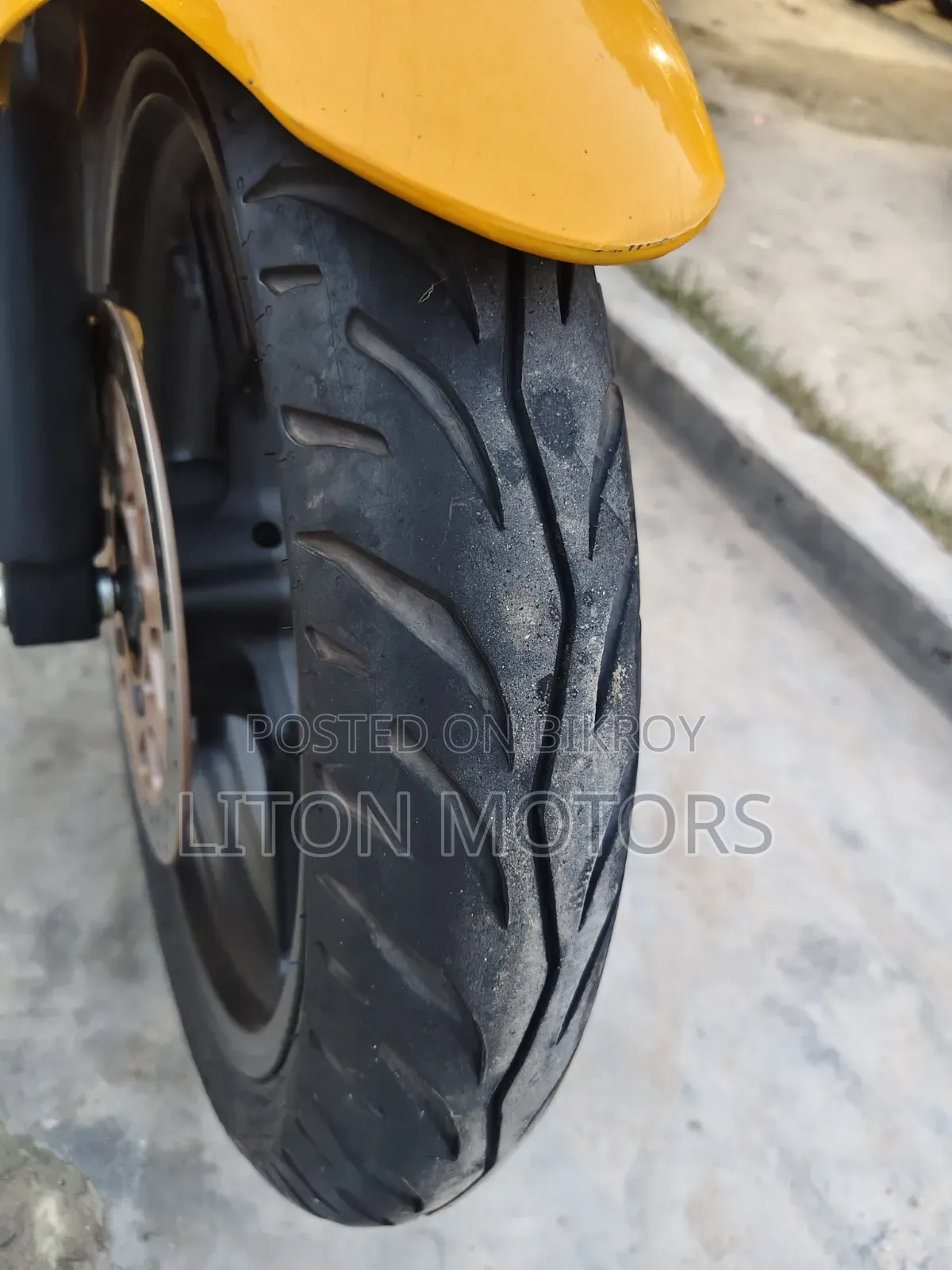Suzuki Gixxer Monotone 2024 Yellow