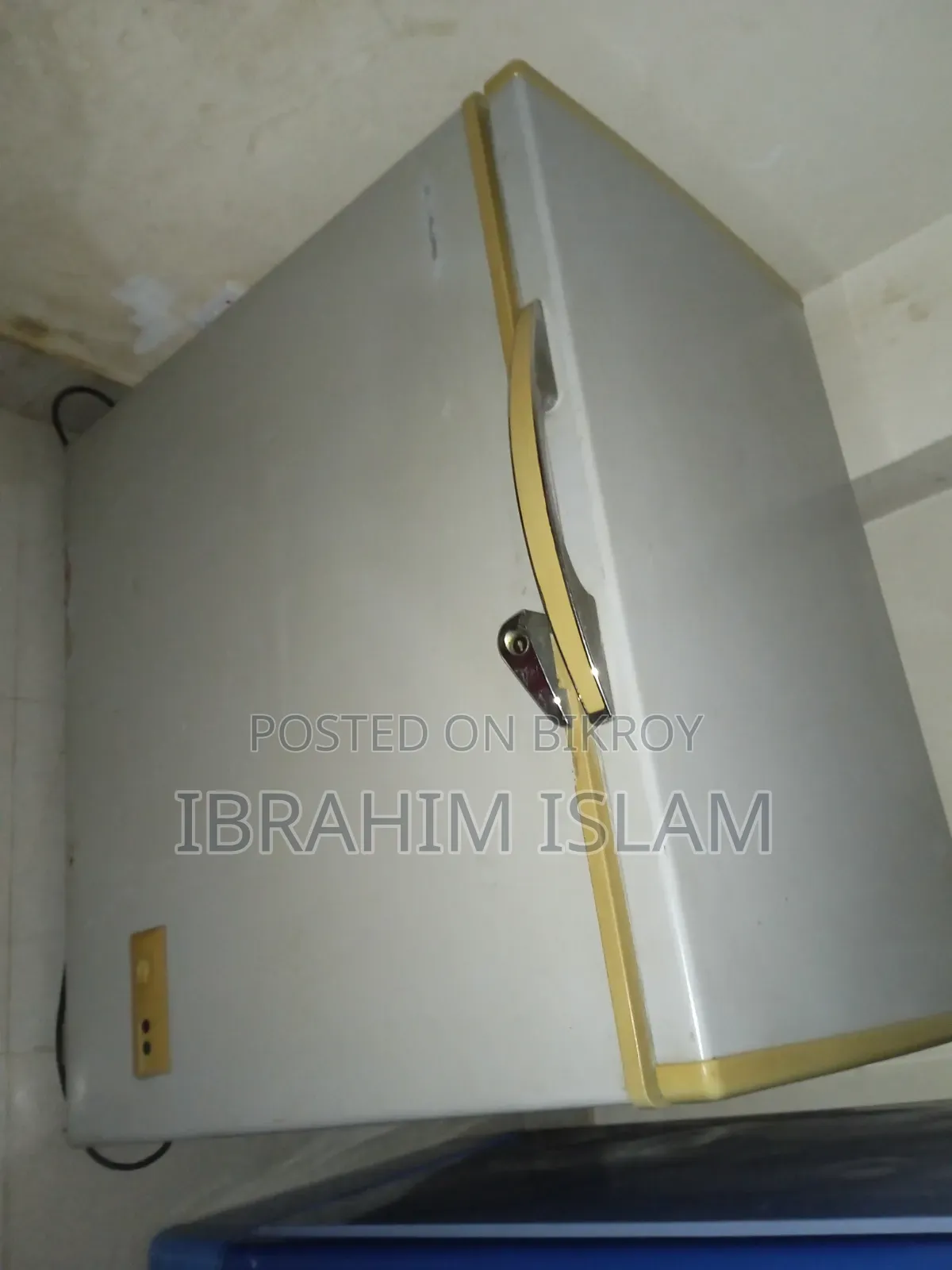 Singer Deep Fridge 205 Liters for Sale