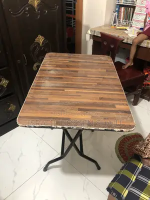 টেবিল বিক্র করা হবে