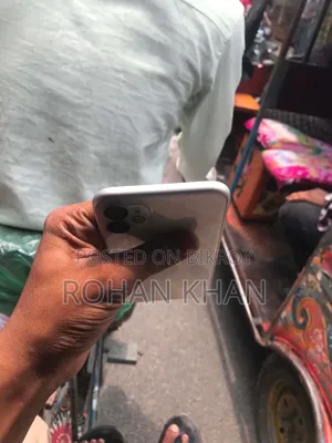 New Apple iPhone 11 64 GB White