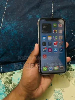 Apple iPhone XR 64 GB White