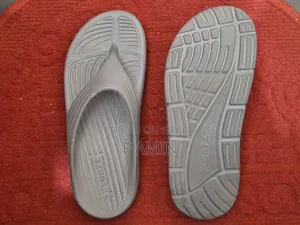 ফ্লোটজ স্যান্ডেল