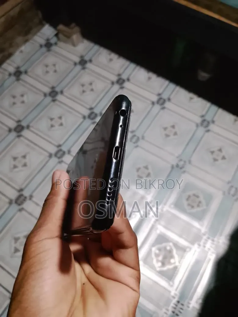 Vivo Y11 32 GB Purple