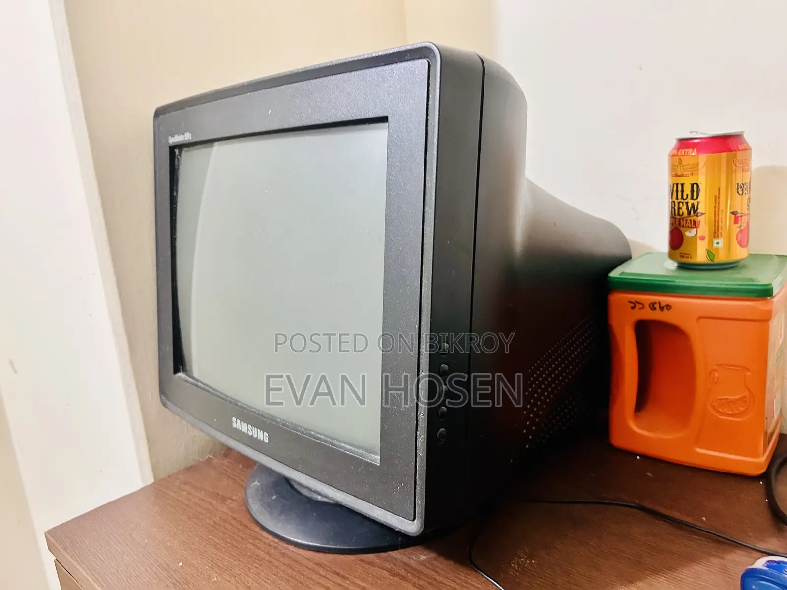 Samsung CRT 15” Desktop Monitor