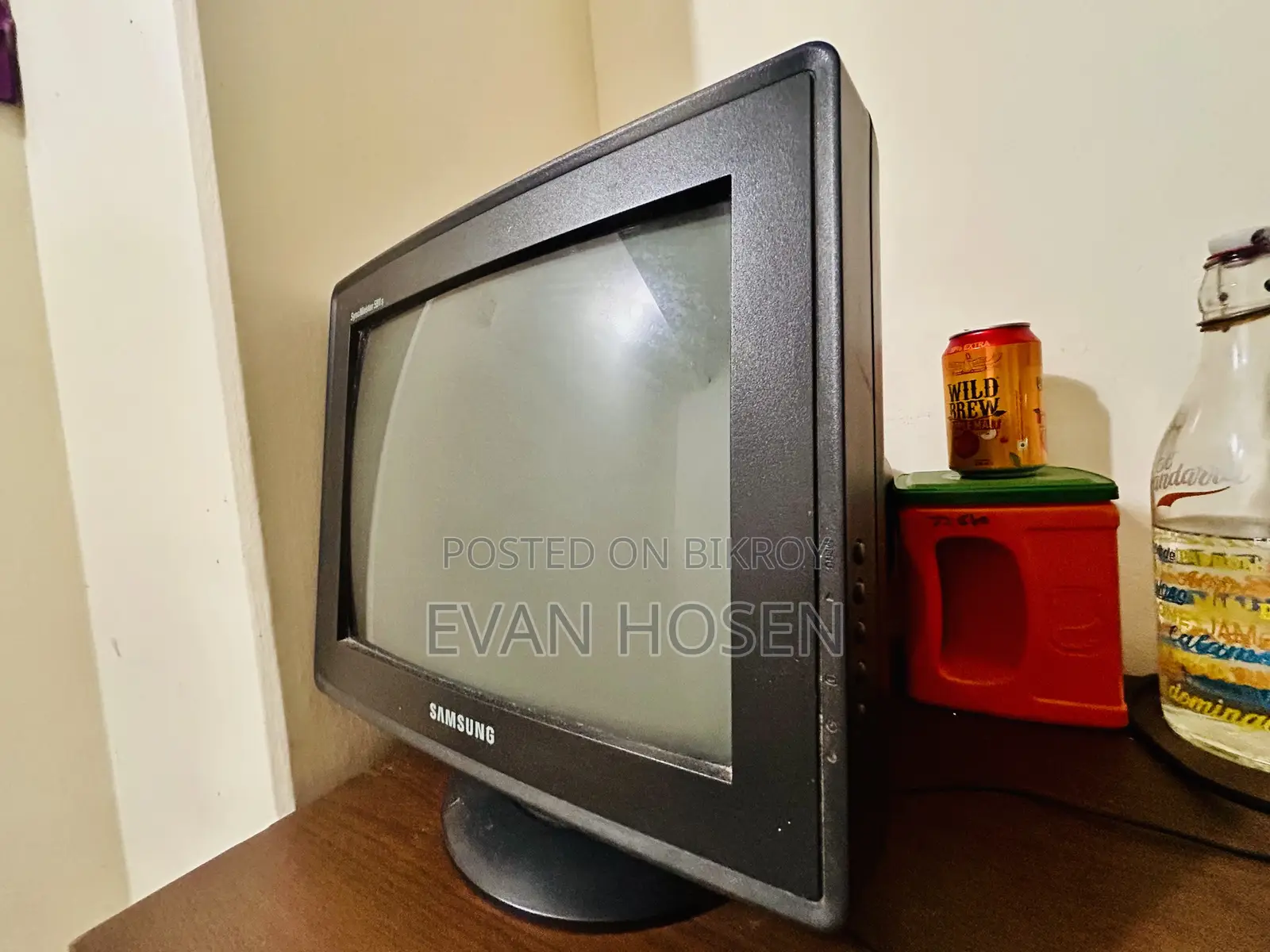 Samsung CRT 15” Desktop Monitor