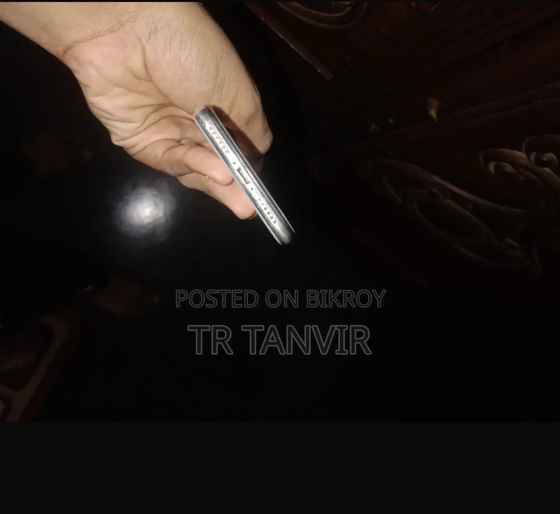 অ্যাপল আইফোন এক্সএস ৬৪ জিবি হোয়াইট
