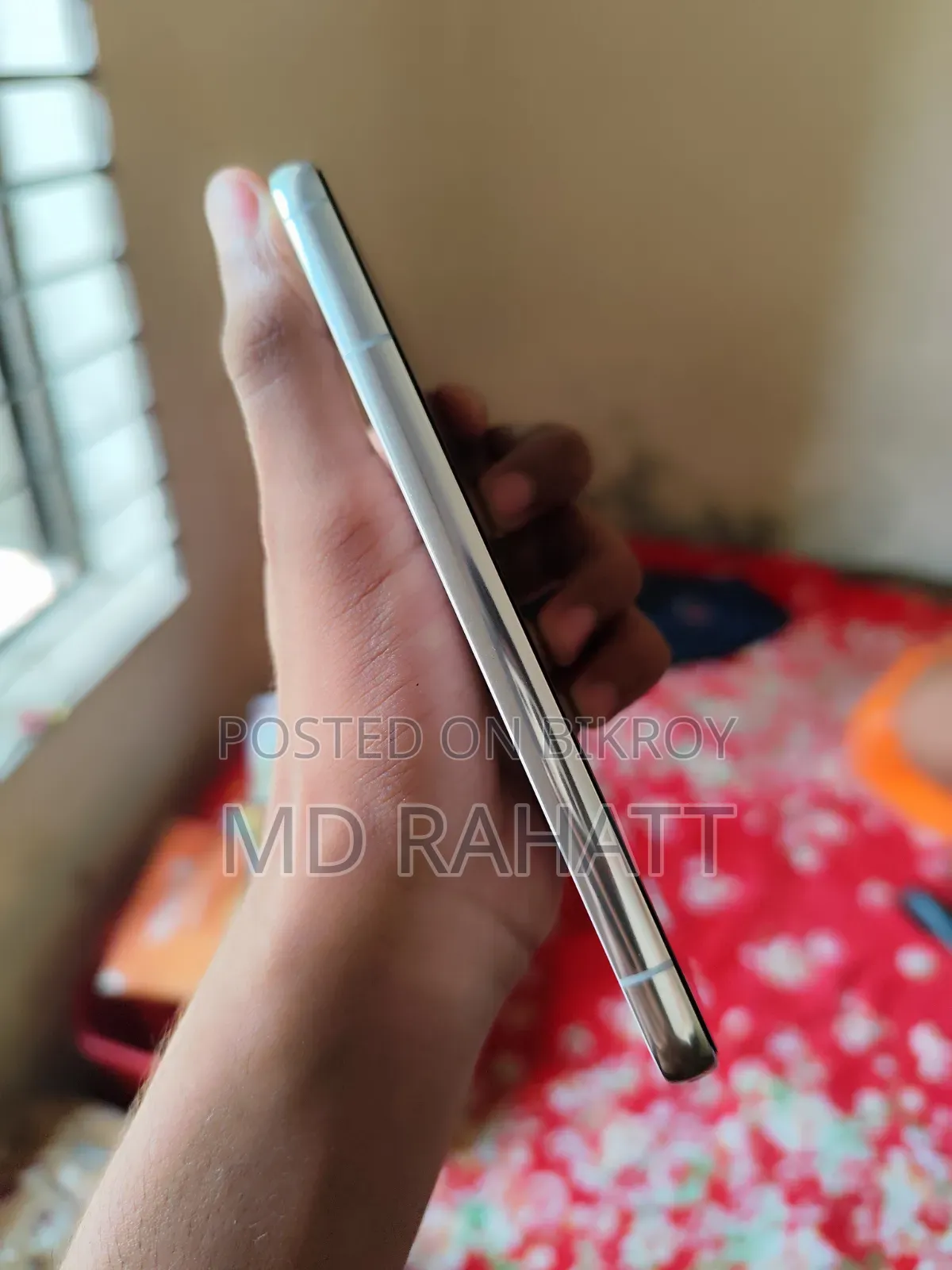 স্যামসাং গ্যালাক্সি এস২২ ৫জি ২৫৬ জিবি হোয়াইট