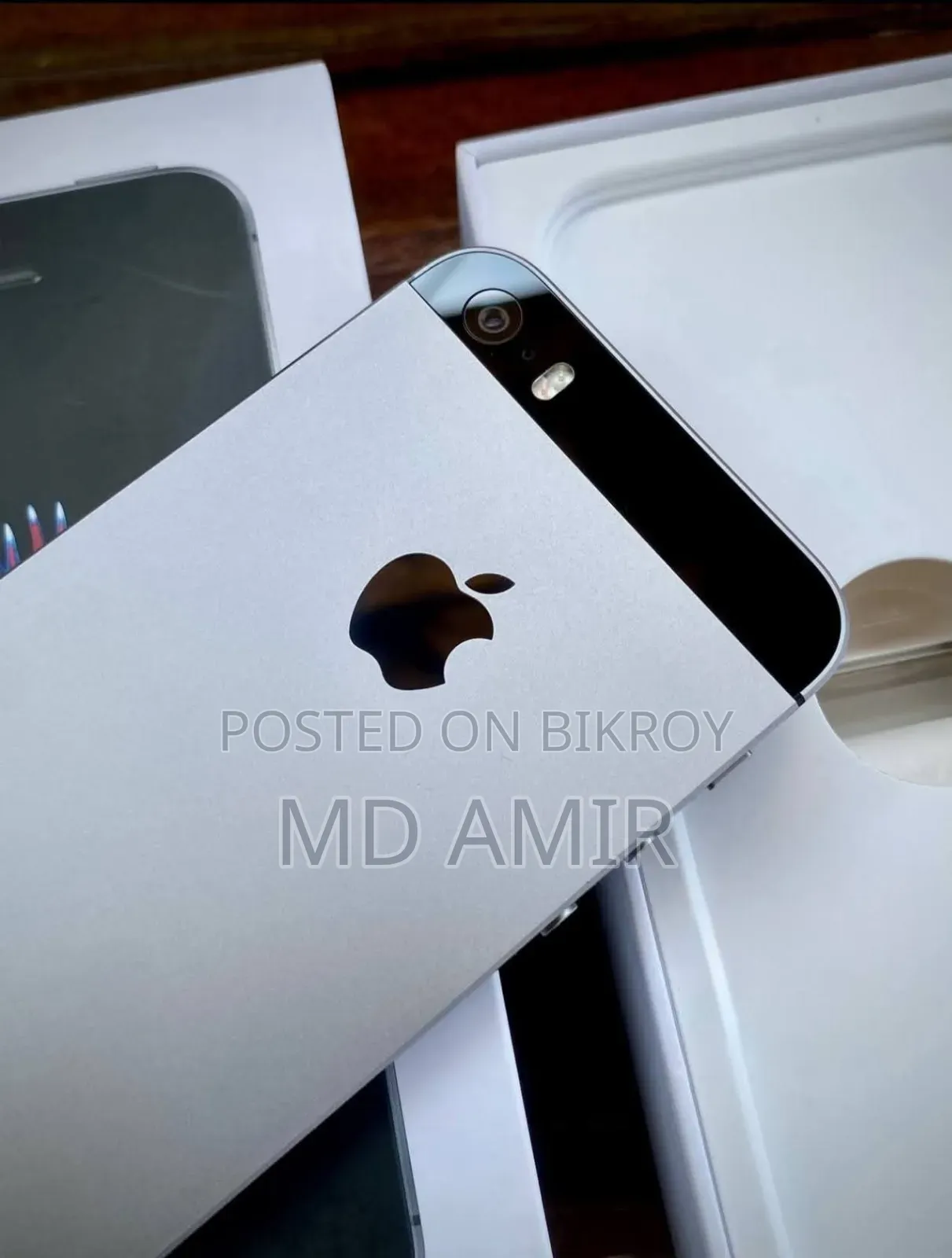 New Apple iPhone SE 64 GB Black