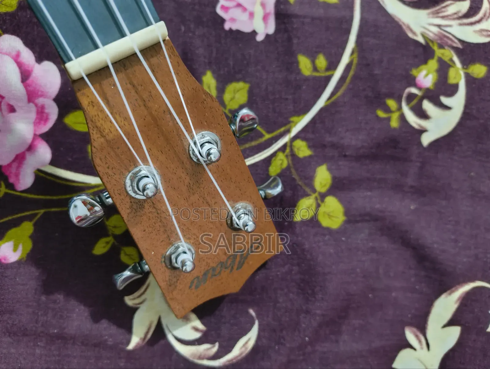 Ukulele 24-inch