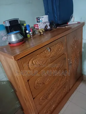 Teak Wood Wardrobe for Sale, 4.5-5 Feet.