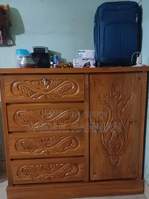 Teak Wood Wardrobe for Sale, 4.5-5 Feet.
