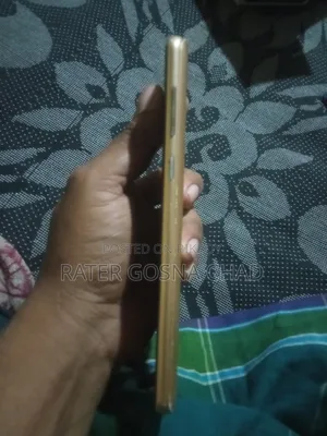 Samsung Galaxy J8 64 GB Gold