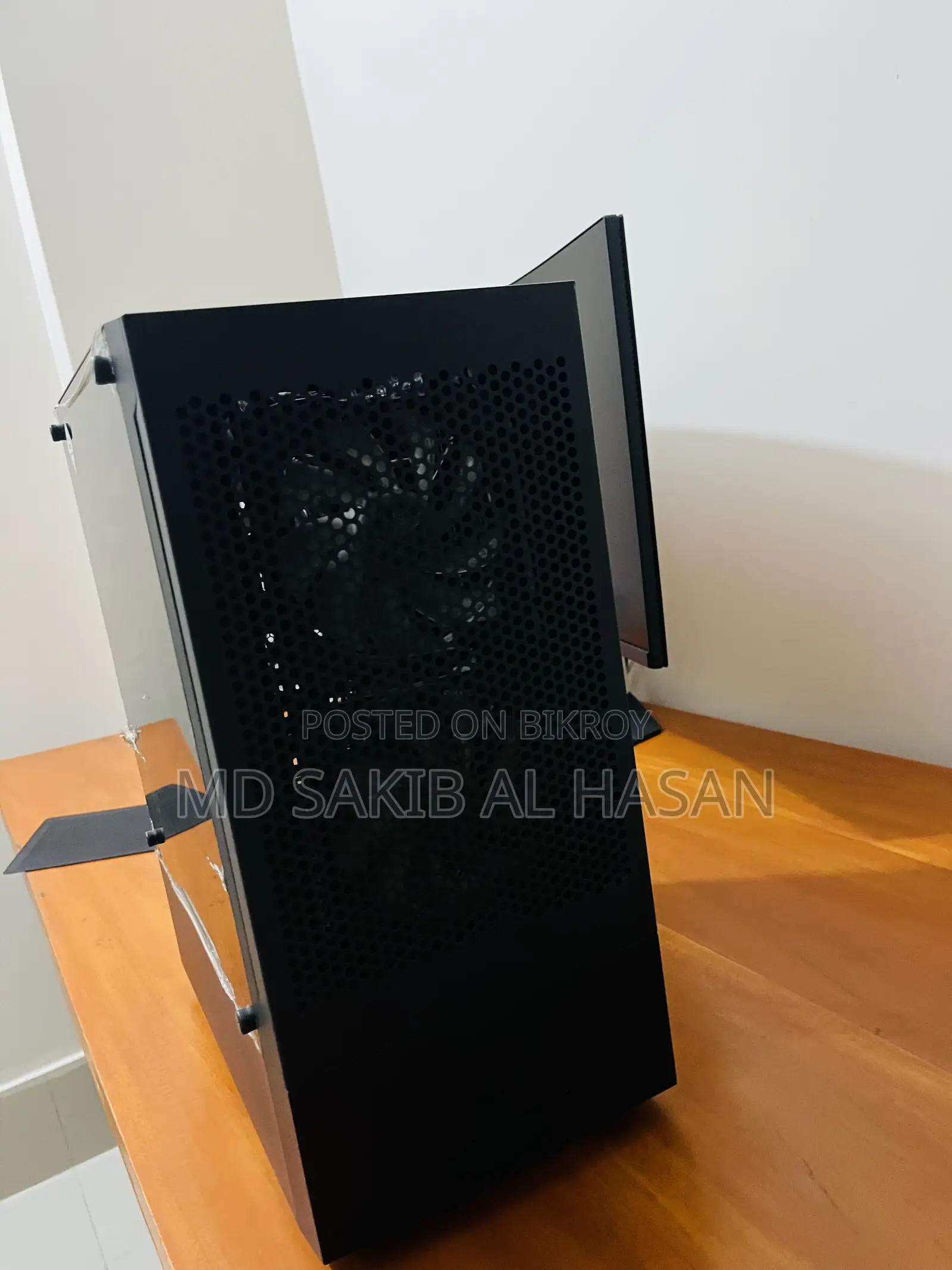 Desktop Computer MSI model 8GB Intel Core i5 SSD 512GB